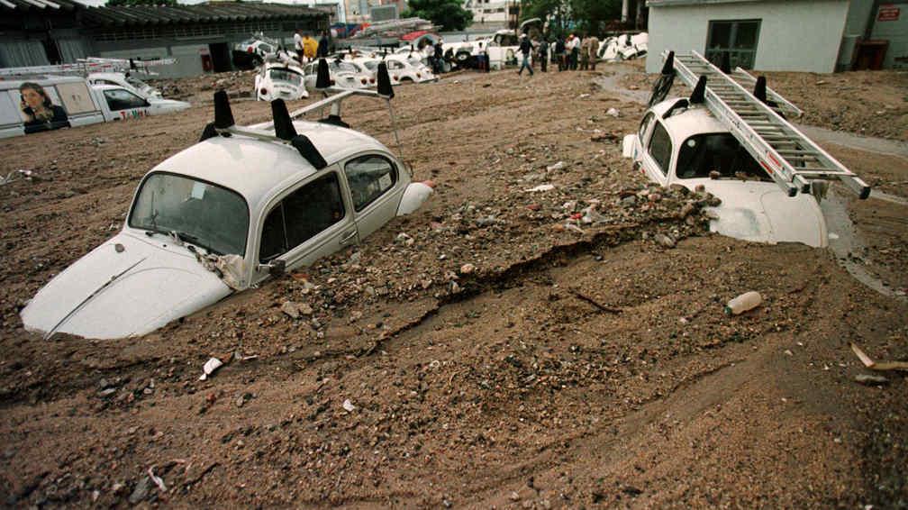 HURACANES EN LOS ULTIMOS 5 ANOS huracanes en los ultimos 5 anos:
