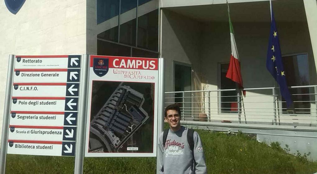 Joven se graduó de Ing. Informática en Argentina y en Italia Joven se graduó de Ing. Informática en Argentina y en Italia