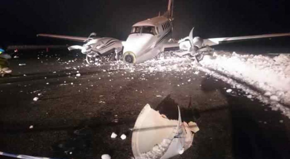 Ampliar
El avión sufrió roturas leves