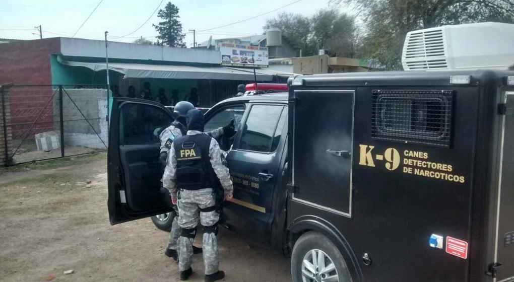 10 detenidos en 6 allanamientos en Córdoba — Drogas