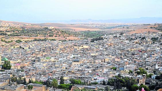 La postal. Desde la sierra de Al Qolla, las Tumbas Meriníes vigilan el valle y ofrecen una de las mejores perspectivas de la medina. (FLORENCIA VIGILANTE) La postal. Desde la sierra de Al Qolla, las Tumbas Meriníes vigilan el valle y ofrecen una de las mejores perspectivas de la medina. (FLORENCIA VIGILANTE)