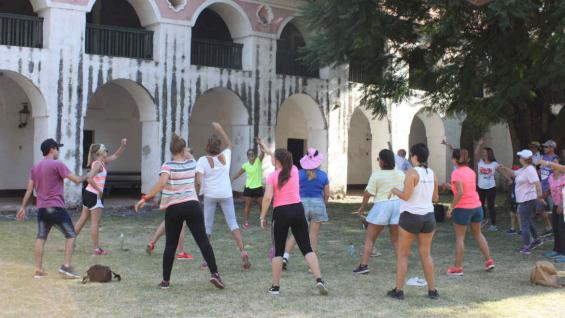 Una de las actividades que se puede realizar en la zona es la caminata por los rincones jesuíticos. (La Voz) Una de las actividades que se puede realizar en la zona es la caminata por los rincones jesuíticos. (La Voz)